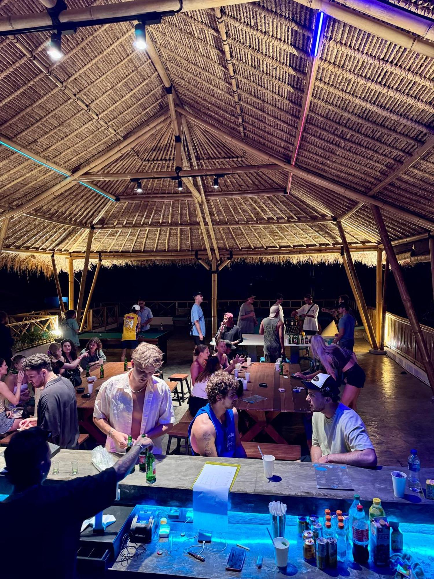 Canggu Central Hostel Eksteriør billede